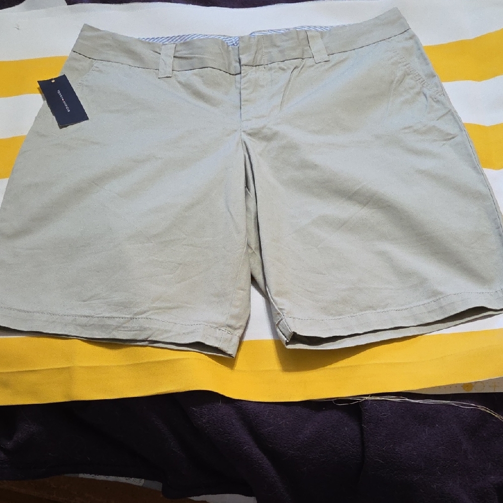 NWT Tommy Hilfiger Women's Khaki Shorts